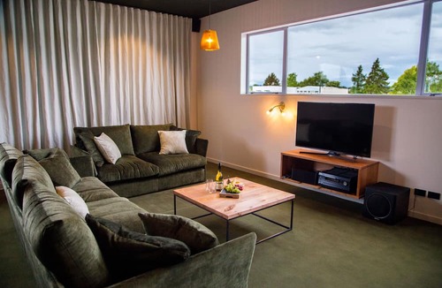 Te Anau Hotel | The Cinema Suites
