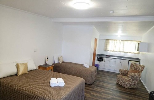 Stratford Hotel | Golden Aura Suites
