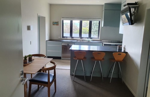Opunake Hotel | Headlands Hotel