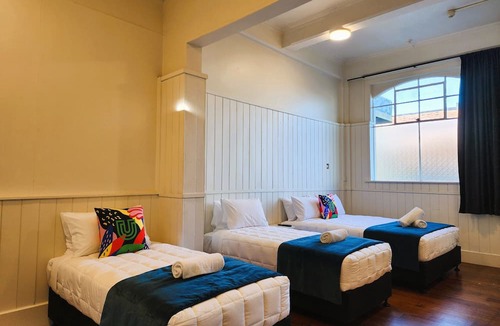 Carterton Hostel | Urban Lounge Sleepery Carterton