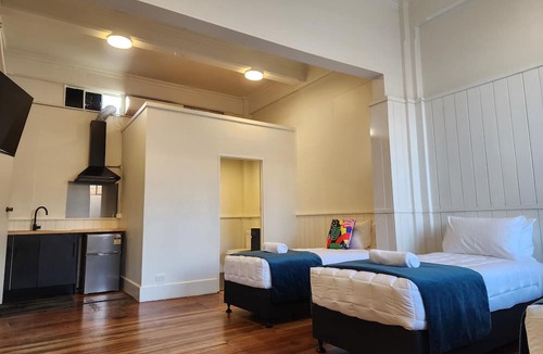 Carterton Hostel | Urban Lounge Sleepery Carterton