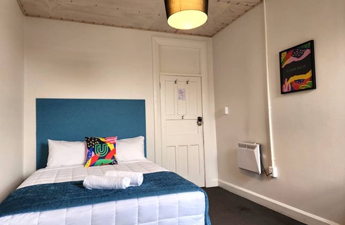 Carterton Hostel | Urban Lounge Sleepery Carterton