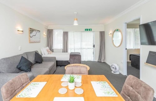 Whanganui Hotel | Kings Court Motel