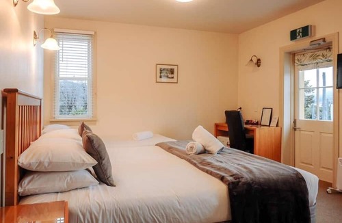 Akaroa Hotel | The Grand Hotel & Bar