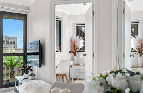Grafton Apartment | 3BR Prime Spot Walk Everywhere by Zodiak