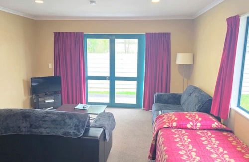 Solway Hotel | Discovery Motor Lodge
