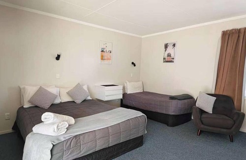 Solway Hotel | Chanel Court Motel