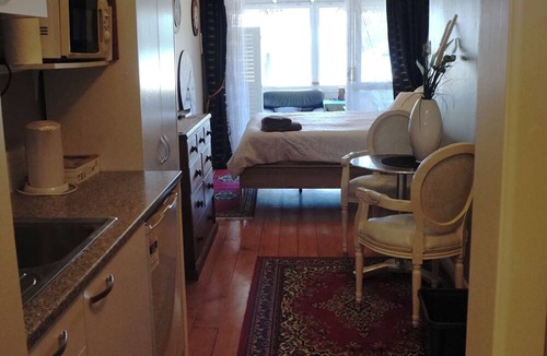 Whitianga Hotel | Nana Glad's Beach Front Accommodation