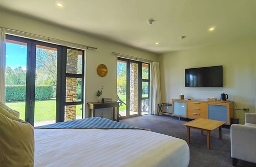 Luggate Cabin | Limetree Lodge