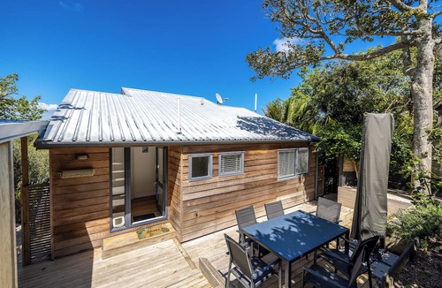 Surfdale Apartment | High View Waiheke