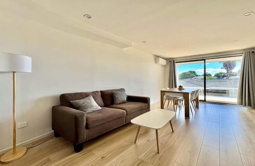 Papatoetoe House | Luxury Living in a New Terrace House
