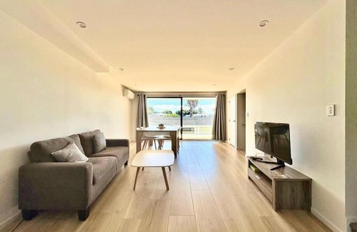 Papatoetoe House | Luxury Living in a New Terrace House