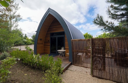 Ettrick Bed & Breakfast | Benger Garden Cafe & Chalets