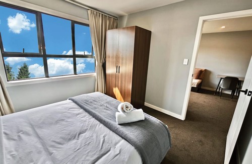 Mount Wellington Hotel | StarLand Stays
