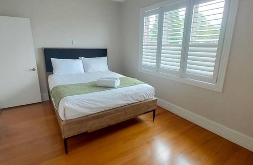 Orakei Apartment | 3min to beach 4 bedroom villa