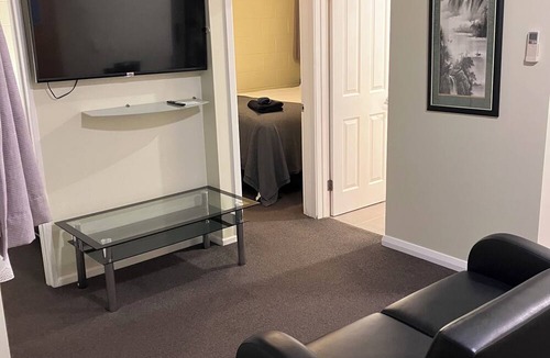 Trentham Hotel | Trentham Motel