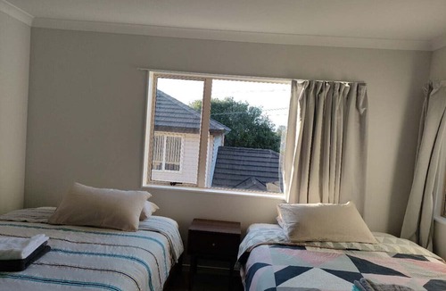 Mount Albert House | 5 Bedroom House at 82A Richardson Road