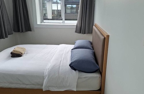 Auckland Apartment | 2 Double 5 Single 2 Sofa Beds Suite 1