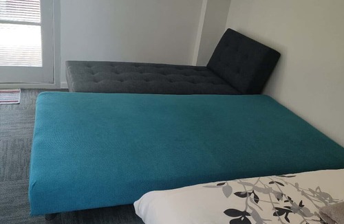 Epsom Apartment | 1 Double and 1 sofa bed Studio