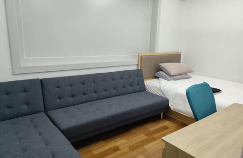 Auckland Apartment | 1 Double 2 single 2 Sofa Beds Suite 4