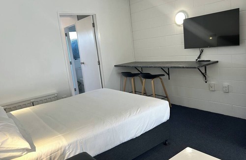 Fenton Street Hotel | Midway Motel Rotorua