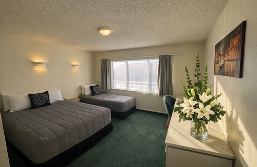 Napier Hotel | BK's Fountain Court Motel