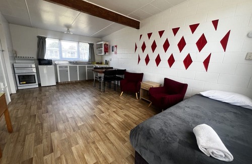 Blenheim Hotel | Bings Motel