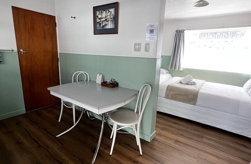 Blenheim Hotel | Bings Motel