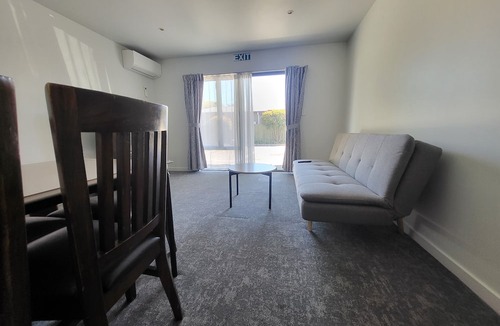 Sherborne Street Hotel | Courtesy Court Motel