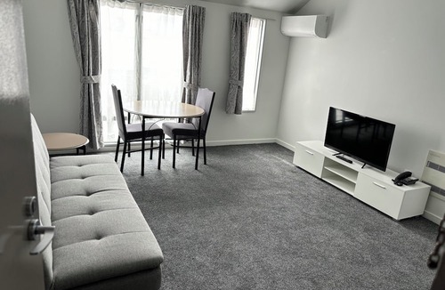 Sherborne Street Hotel | Courtesy Court Motel