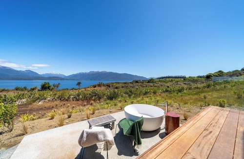 Te Anau Cabin | Tukare Lookout