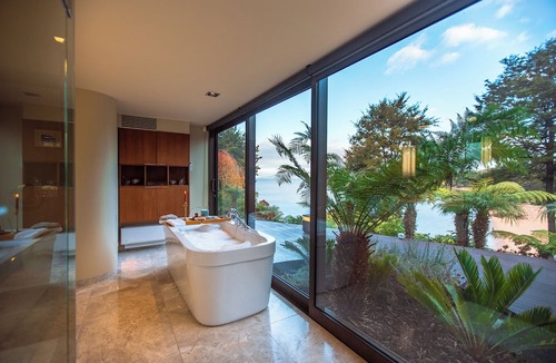 Ngaio Bay Cabin | Jacuzzi Suite - Ocean Views & Beach