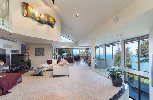 Ngaio Bay Cabin | Cozy Suite - Ocean View & Private Beach