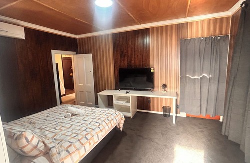 Christchurch Hostel | The Blackhorse Hotel