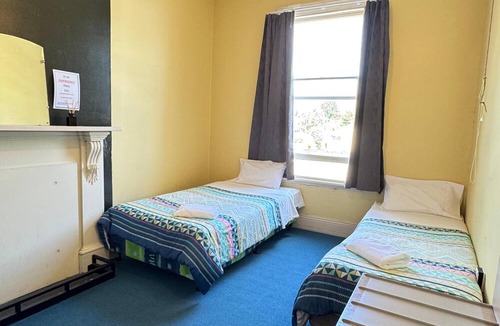 Fairlie Hostel | Gladstone Grand Hotel
