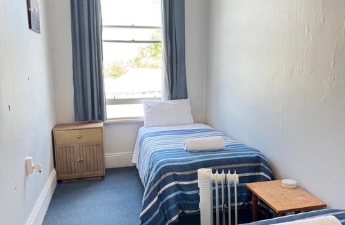 Fairlie Hostel | Gladstone Grand Hotel