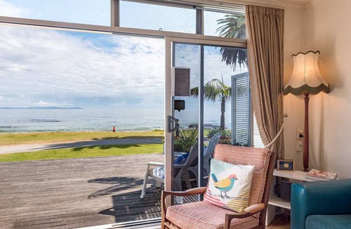 Cable Bay Apartment | Cable Bay Stays – Golden Sand and Driftwood Beachfront Accommodation