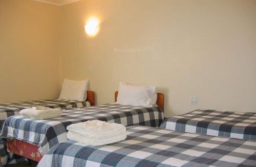 Hangatiki Hotel | Glowworm Motel