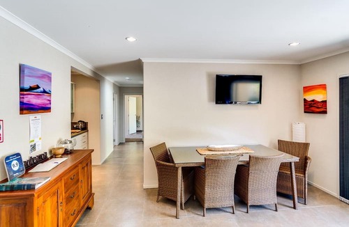 Eskdale Bed & Breakfast | Napier Bed & Breakfast Tequila Sunrise