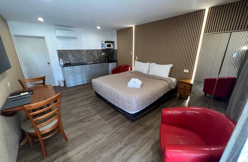 Ashburton Hotel | Academy Lodge Motel
