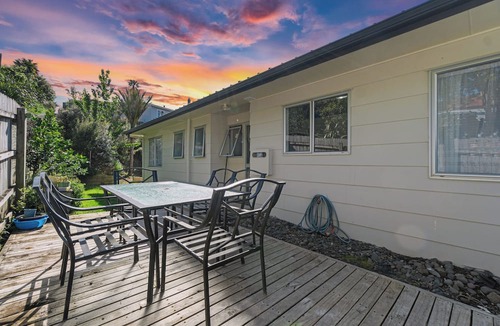 Raglan House | Surf Shack Haven - Raglan Holiday Home