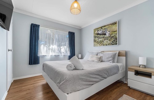 Raglan House | Surf Shack Haven - Raglan Holiday Home