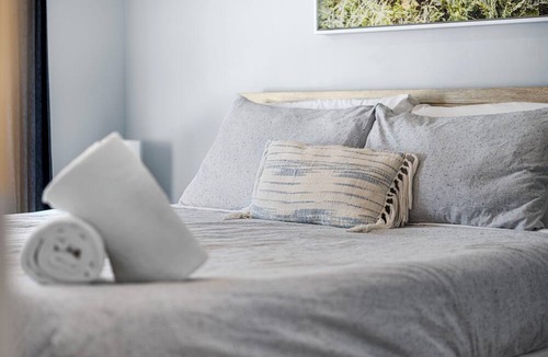 Raglan House | Surf Shack Haven - Raglan Holiday Home