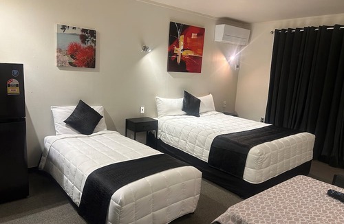 Hamilton North Hotel | Aquarious motor inn