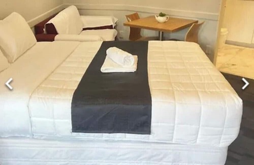 Papakura Hotel | monument motor lodge