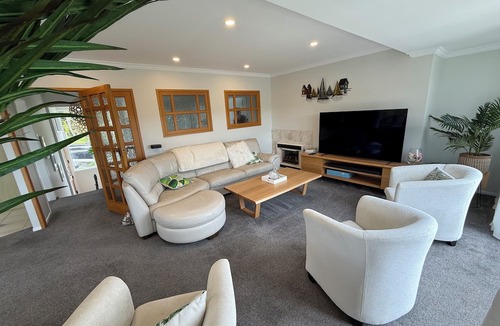 Torbay Apartment | Waiake Beach Apartments
