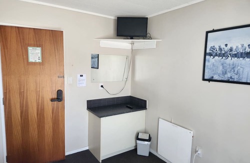 Hilltop Hotel | Stag Park Accommodation