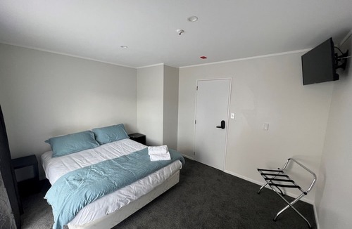Hilltop Hotel | Stag Park Accommodation