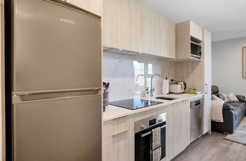 Parnell Apartment | Augustus Harmony Apartment with Parking