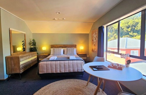 Franz Josef Glacier Cabin | Wild Kea Lodge Franz Josef